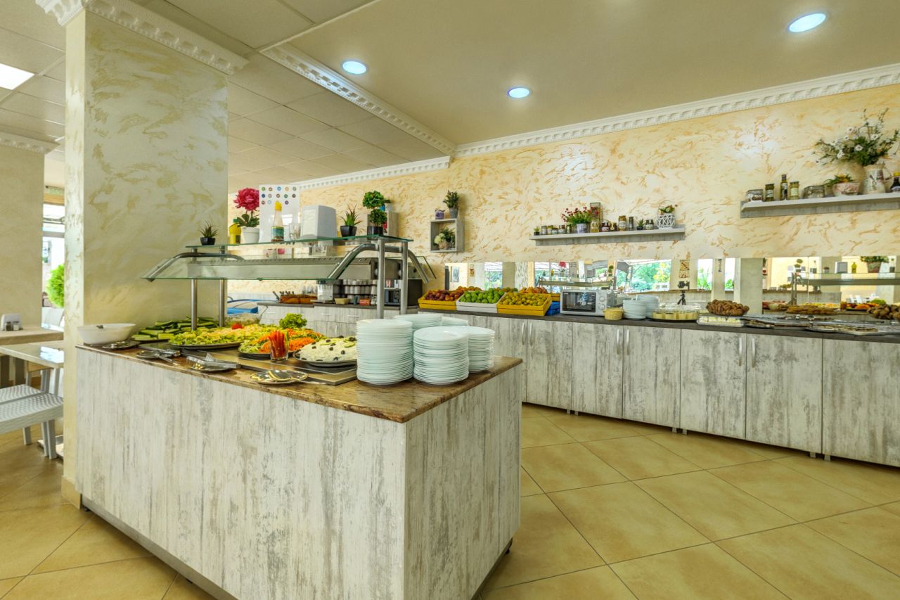 Hotel Riva Park (Słoneczny Brzeg) - wczasy