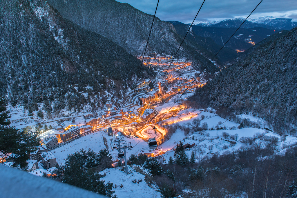Andora - snowboard w Pirenejach - wylot z Warszawy