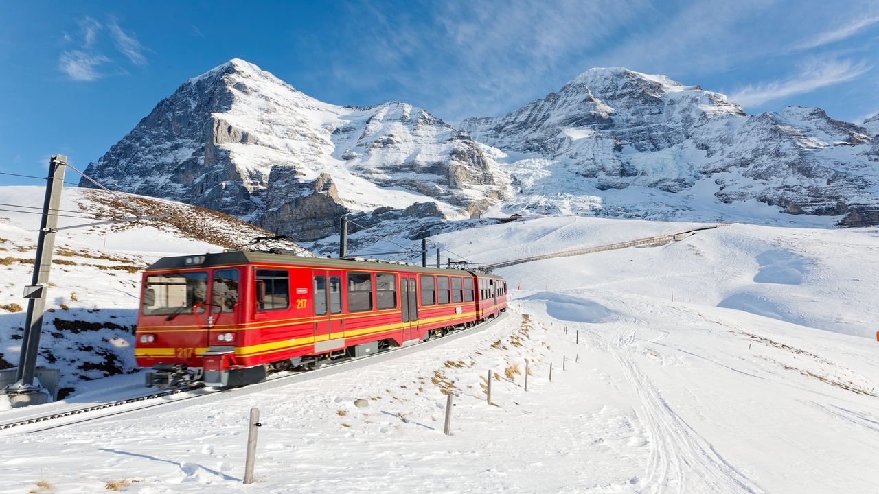 Szwajcaria - snowboard w Alpach - wylot z Warszawy