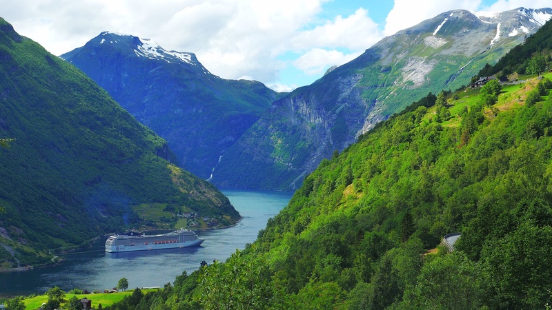 Rejs po Fiordach Norweskich z Polskim pilotem  - kabina z balkon classic