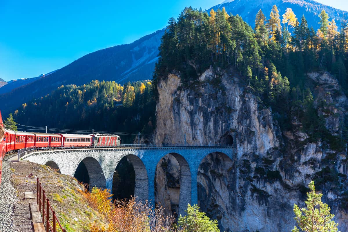 [PLATINUM] Czerwony pociąg + Vaduz (Liechtenstein)